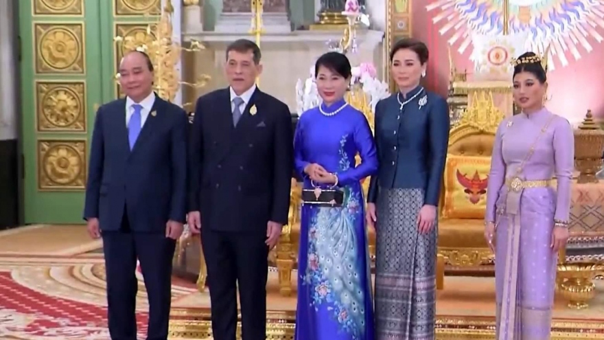 Chủ tịch nước Nguyễn Xuân Phúc và Phu nhân hội kiến Nhà vua, Hoàng hậu Thái Lan